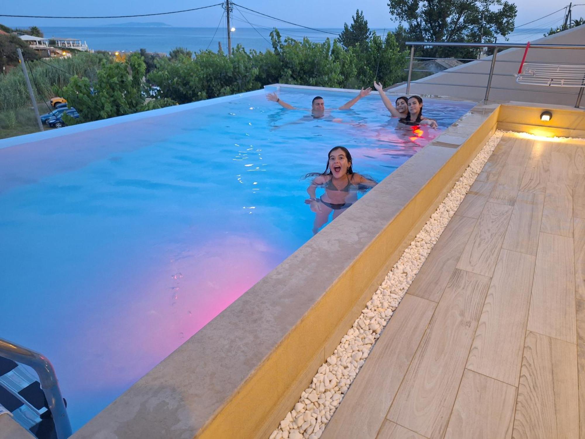 Villa Vasillis-Heated Swimming Pool With Infinity View วิตาลาเดส ภายนอก รูปภาพ